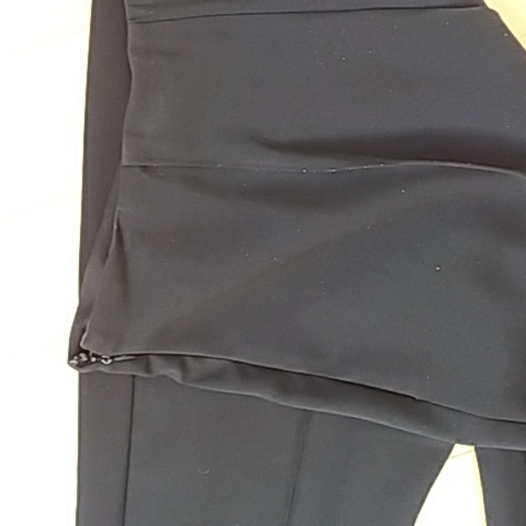 H Halston pant - Picture 4 of 9